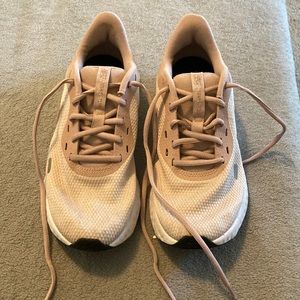 Women’a Nike Revolution